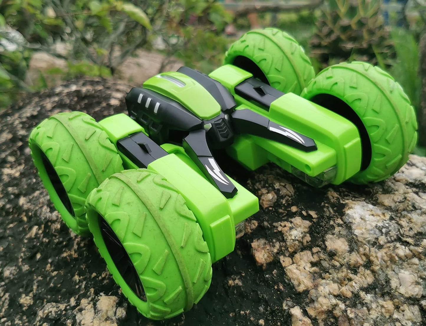 Threeking RC Stunt Car Remote Control Cars with Lights Rotating Double-Sided Driving Indoor Outdoor Toys Gifts Presents for 6 7 8 9 10 11 12 Year Old Kids Boys Girls